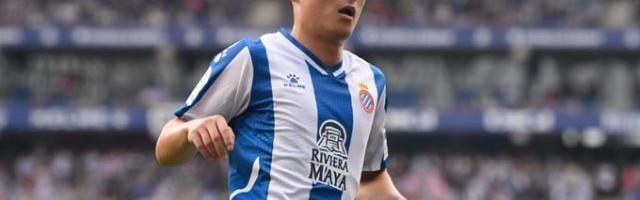 武磊险再破巴萨球门 创造绝佳得分机会被队友浪费